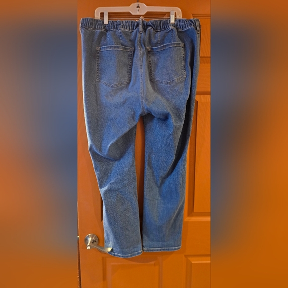 Pull On Torrid Weekender Jeans - Picture 3 of 8